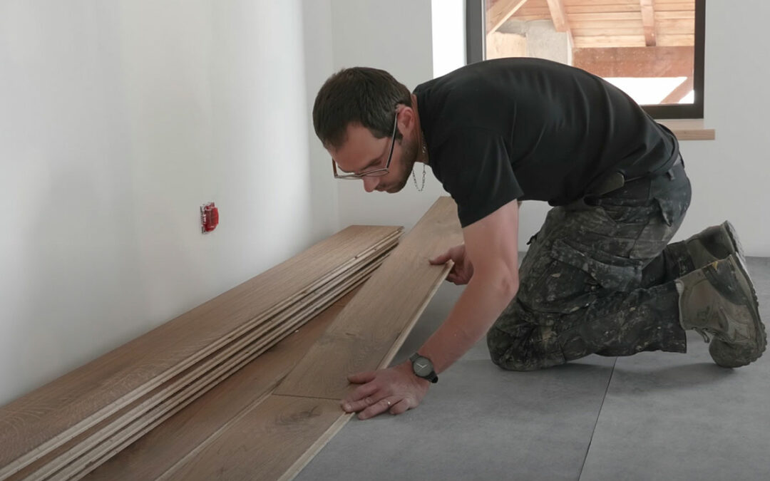 Pose d’un parquet flottant en chêne