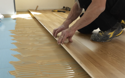Comment coller un parquet sur du carrelage